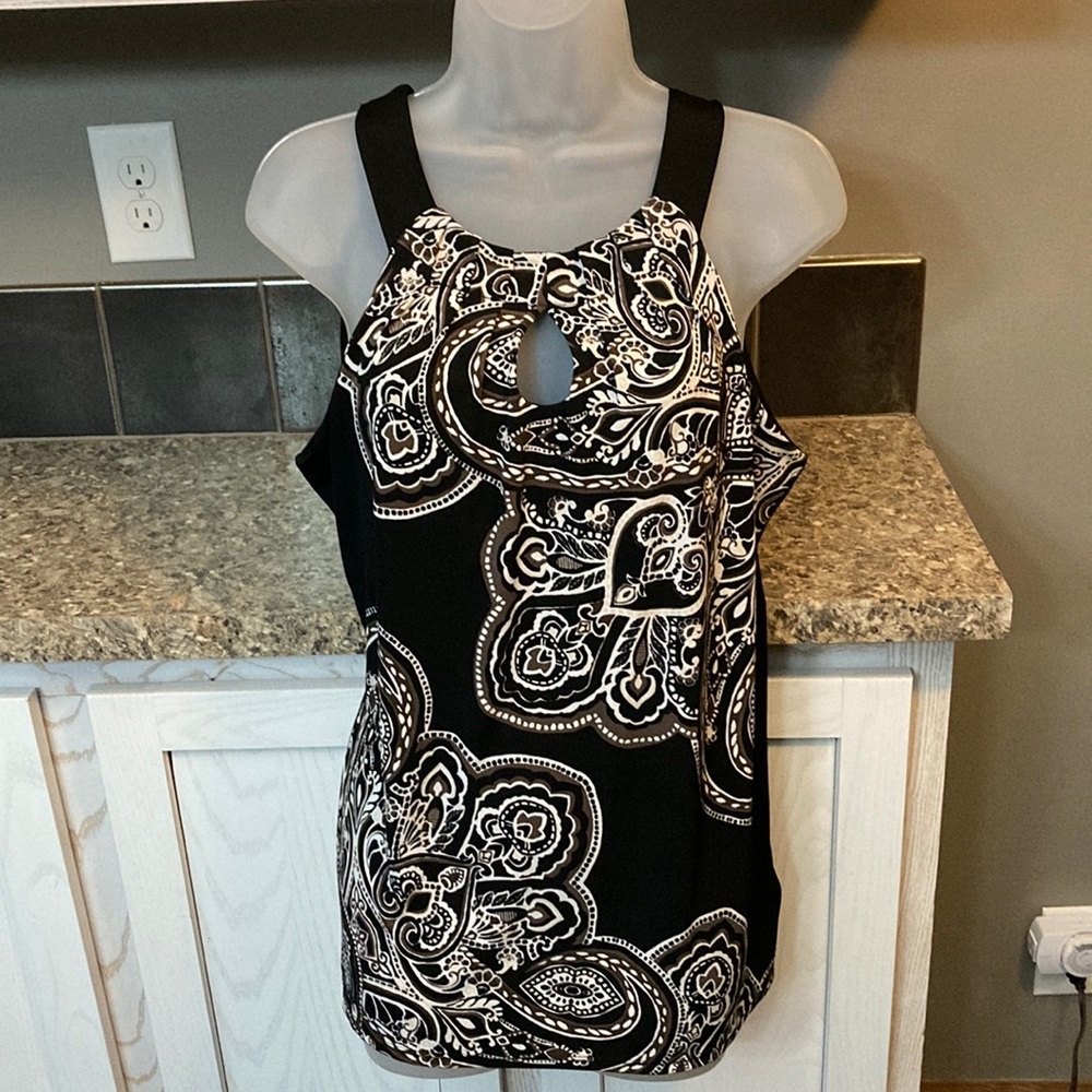 NWOT White House Black Market Tank- M